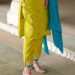 KALINI Floral Embroidered V-Neck Straight Kurta With Trouser & Dupatta image 4