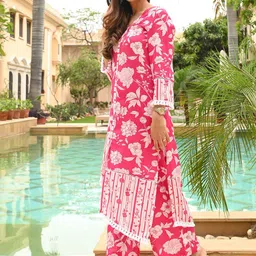 Sidhidata Floral Printed V-Neck Tunic & Trouser Co-Ord Set image 4