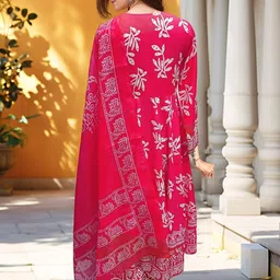 Aaghnya Women Viscose Rayon Printed Kurta Sets image 5