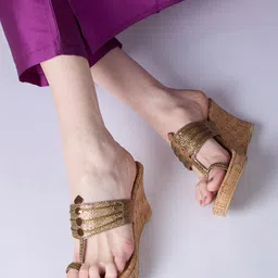 Inc 5 Textured Wedge Sandals-picture-16