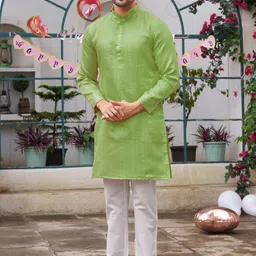 Archittam Men Green Solid Cotton Blend Ethnic Kurta Set image 2