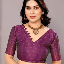 Shriyangan Geometric Woven Design Zari Pure Silk Kanjeevaram Saree image 5