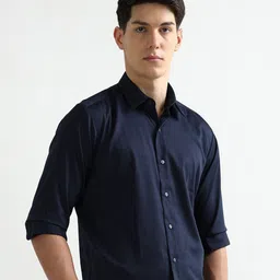 Arrow New York Men Manhattan Slim Fit Textured Spread Collar Casual Shirt image 3