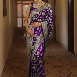 Shriyangan Woven Design Zari Pure Silk Kanjeevaram Saree image 2