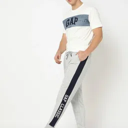GAP Men Colourblocked Mid Rise Joggers image 4