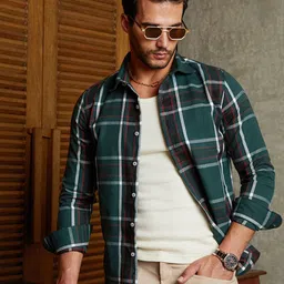 Campus Sutra Men Classic Opaque Checked Casual Shirt-image-78