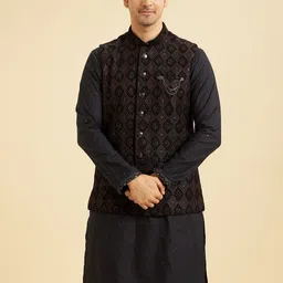 Manyavar Floral Embroidered Sequinned Velvet Straight Kurta With Pyjamas & Nehru Jacket image 2