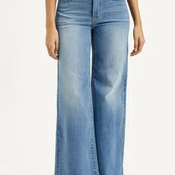 Levis Women Classic Flared High-Rise Light Fade Jeans-image-67