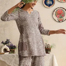 Khushal K Printed Cotton V-Neck Three Fourth Sleeve Top With Trouser Co-Ords image 3