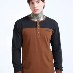 glitchez Men Colourblocked Henley Neck T-shirt-image-59