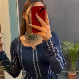 purimaa Women Embroidered Georgette Flared Kurta image 4