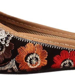 hayat Ethnic Mule For Women image 3