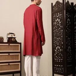 House of Pataudi Floral Embroidered Sequinned Jashn Kurta image 3