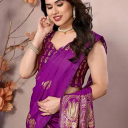 DIVASTRI Woven Design Zari Saree-picture-36
