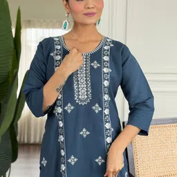 suppar sleave Elegant Teal Women Embroidered Kurta Sets with Dupatta image 3