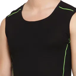 Sporto by Macho Men Pack Of 3 Combed Cotton Innerwear Vests Sprto_1062-B(1)-PkdBL(1)-R(1) image 5