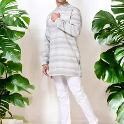 TATTVA Men Thread Work Kurta image 3