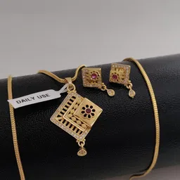 niva fashion Women Gold-Toned Brass Gold-Plated Artificial Stones Pendant chain & Earrings-picture-0