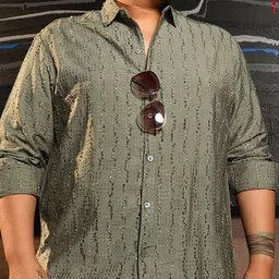 Instafab Plus Abstract Printed Comfort Spread Collar Cotton Shirt image 4