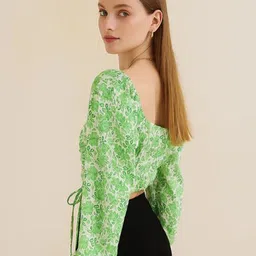 Mast & Harbour Ethnic Motifs Printed Square Neck Puff Sleeve Ruched Crepe Fitted Crop Top image 4