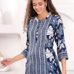 JC4U Women Geometric Printed Woollen Top image 4