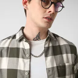 vastrado Men Regular Fit Checkered Casual Shirt image 3