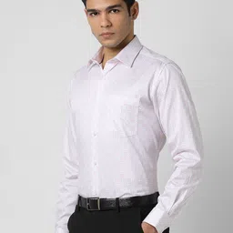 Van Heusen Men Spread Collar Geometric Printed Cotton Formal Shirt image 2