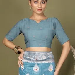 Mitera Floral Woven Design Zari Saree With Matching Blouse Piece image 3