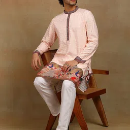 SWAGGINDIA Men Floral Embroidered Mandarin Collar Kurta-image-10