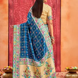 TIRA Ethnic Motifs Paithani Saree With Blouse PIece image 3