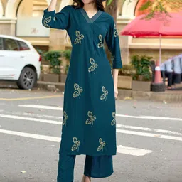 MITTOO Women Floral Regular Kurta with Palazzos-image-76