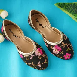 BOYZ N GALZ Girls Woven Design Mojaris Flats-picture-24