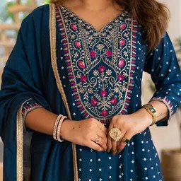 VredeVogel Bandhani Printed Panelled Thread Work Anarkali Kurta with Trousers & Dupatta image 2