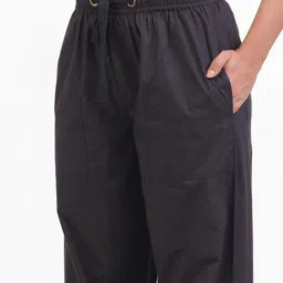 MUUN Women Relaxed Trousers image 2