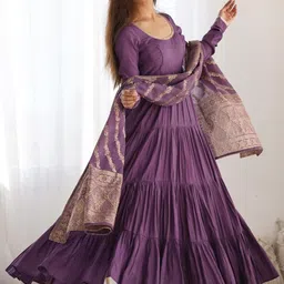 CaniBani Women Ethnic Motifs Layered Chanderi Silk Kurta with Trousers & With Dupatta image 5