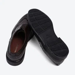 Monte Carlo Men Textured Leather Formal Brogues image 3