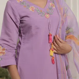 Indo Era Women Floral Printed Kurta with Trouser & Dupatta image 3