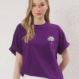 Trendyol Women Floral Printed Round Neck Pure Cotton Oversized T-shirt-image-61