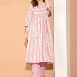 Moms Maternity Women Ethnic Motifs Printed Pleated Pure Cotton Kurta with Trousers-picture-38