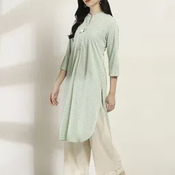 Rangriti Floral Printed Mandarin Collar Thread Work Straight Kurta image 4