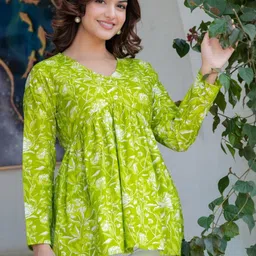 THE WHITE FEATHERS Floral Print V-Neck Pure Cotton Pleated Empire Top image 5