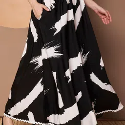 LookShine Women Printed Relaxed Flared Wrinkle Free Trousers image 4