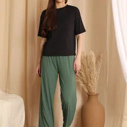 NEUDIS Ribbed Mid-Rise Flared Lounge Pant image 3