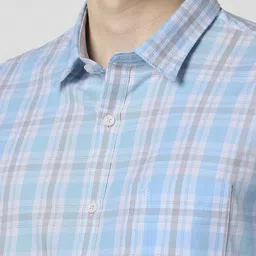 Peter England Casuals Men Slim Fit Checked Casual Shirt image 3