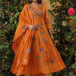 FAST FASHIONS Women Floral Embroidered Regular Kurta with Trousers & With Dupatta-picture-17