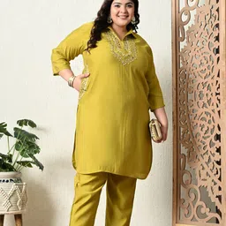 PrettyPlus by Desinoor.com Plus Size Embroidered Mirror Work Roman Silk Tunic With Trouser-picture-13