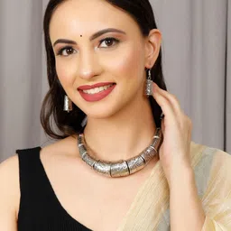 VIVAZS Silver Plated & Flower Designed Jewellery Set image 4