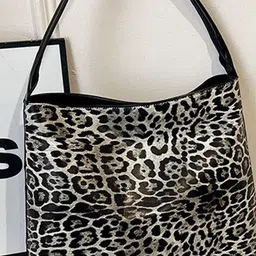 Outzidr Women Solid Structured Shoulder Bag image 4