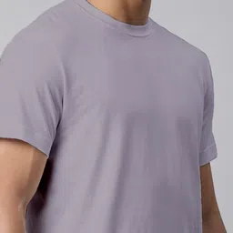 CASUALBUD Men Solid Round Neck T-shirt image 5