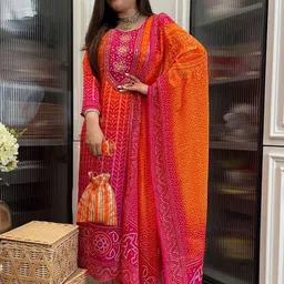 DIVASTRI Women Leheriya Printed Regular Kurta with Trousers & With Dupatta image 2